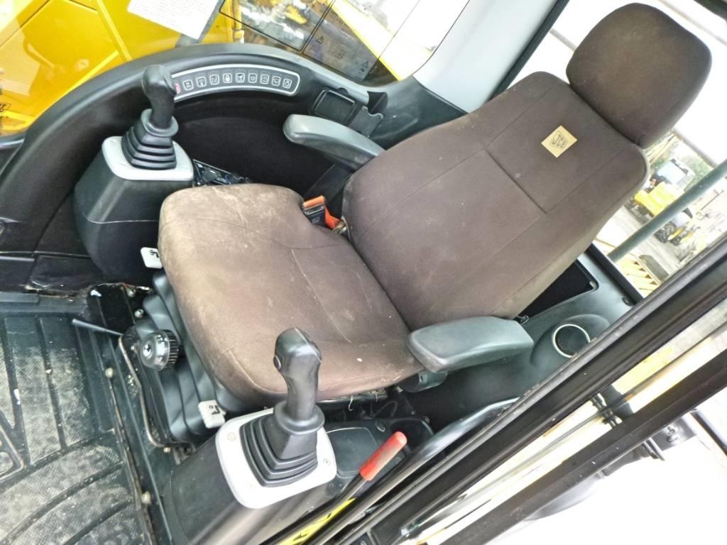 JCB JS 130 LC Kāpurķēžu ekskavatori