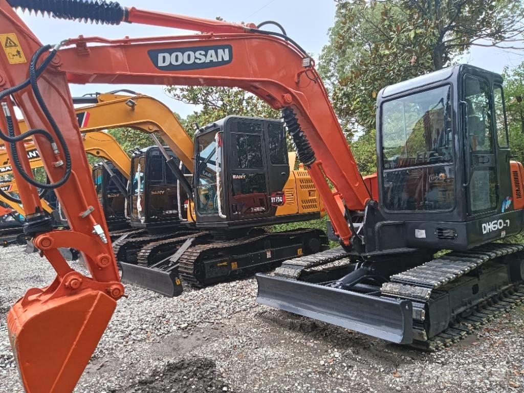 Doosan DH 60 Kāpurķēžu ekskavatori