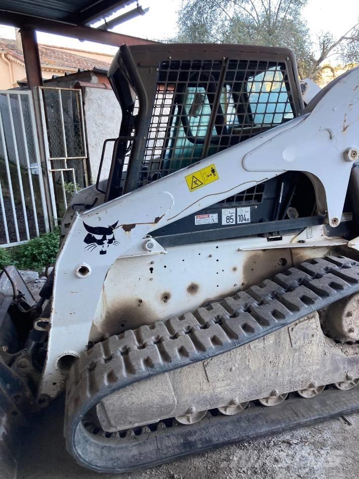 Bobcat T 300 Lietoti riteņu kompaktiekrāvēji