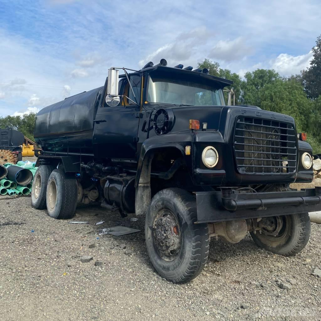 Ford 6 x 6 Ūdens mašīnas