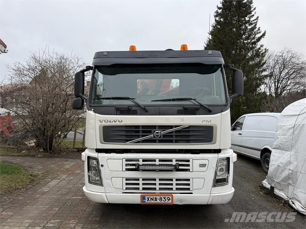 Volvo FM12 6x2 Treileri ar āķi