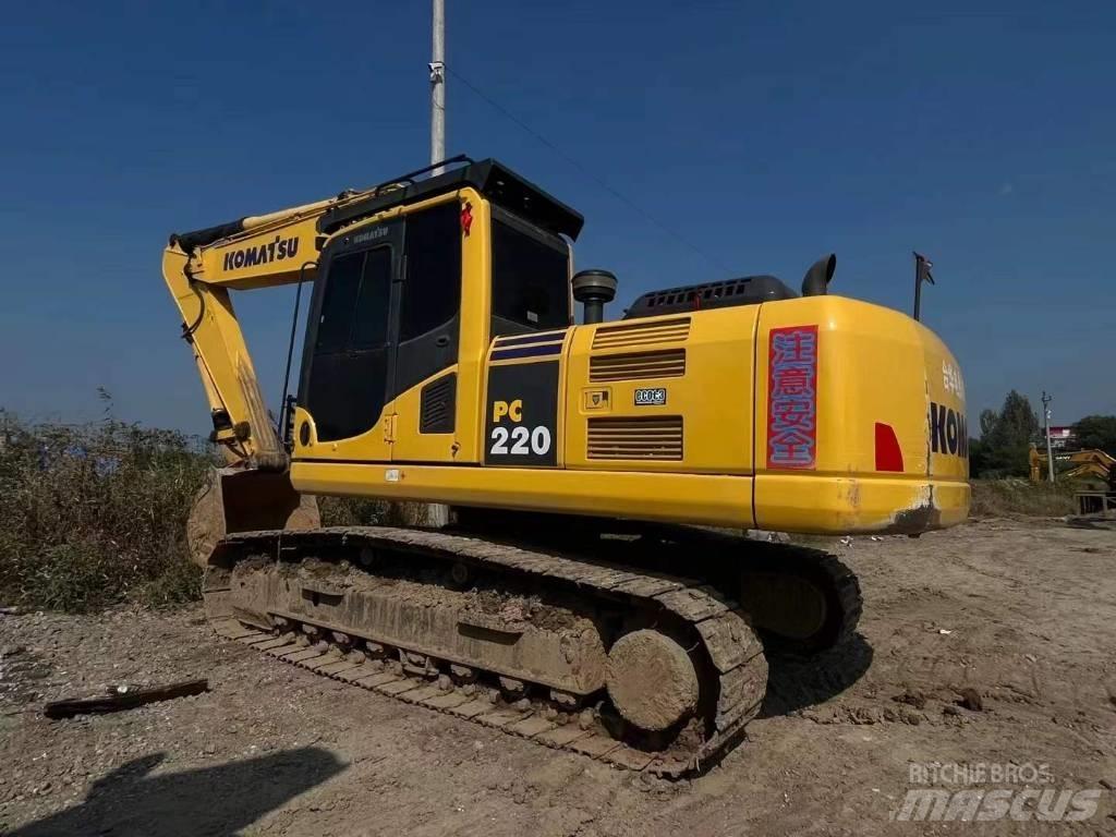 Komatsu PC 220 Kāpurķēžu ekskavatori