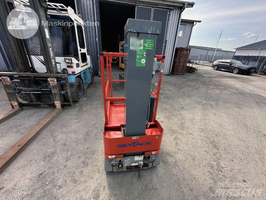 SkyJack SJ 12 Vertikālie pacēlāji