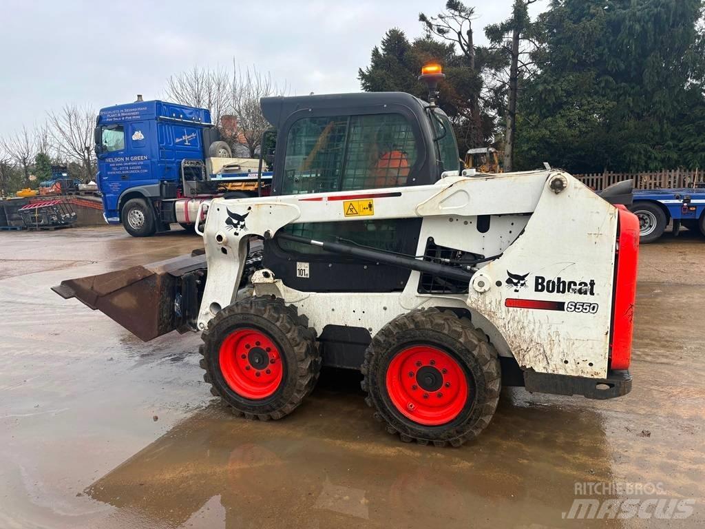 Bobcat S550 Lietoti riteņu kompaktiekrāvēji
