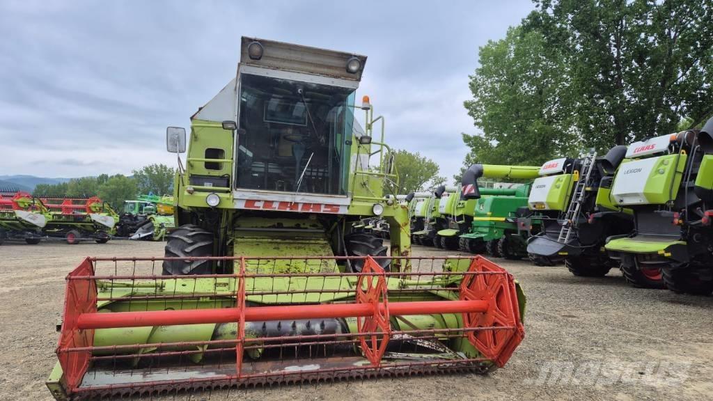 CLAAS Dominator 86 Ražas novākšanas kombaini