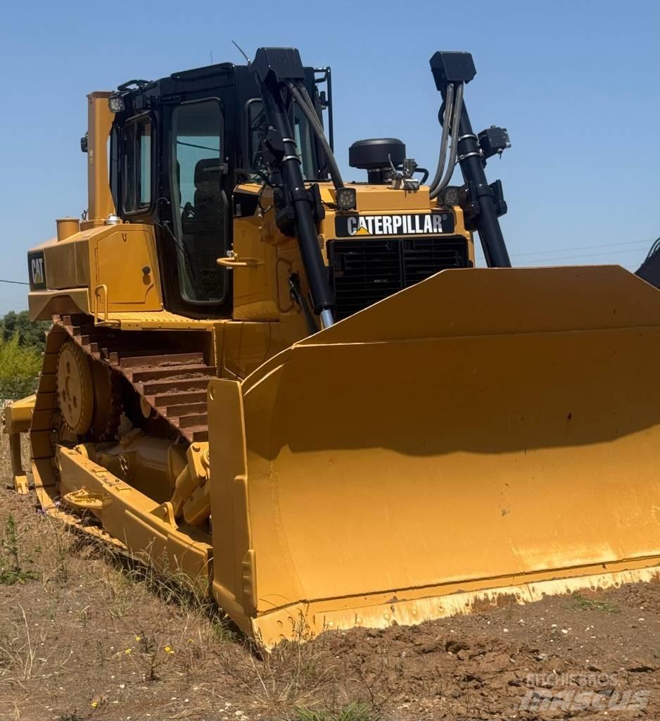 CAT D 6 T XL Kāpurķēžu buldozeri