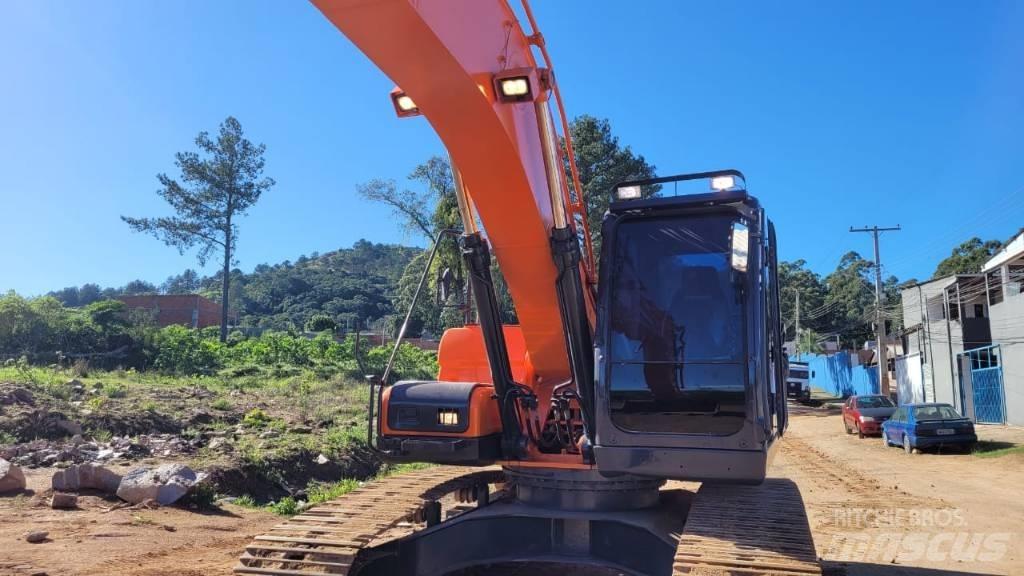 Doosan DX 225 LCA Kāpurķēžu ekskavatori