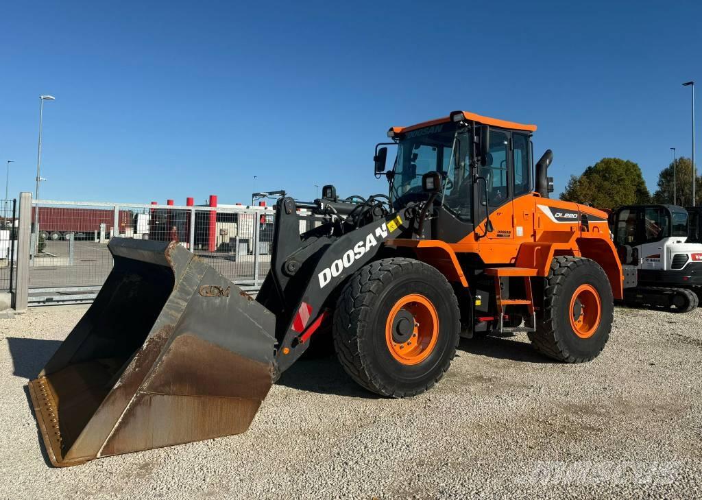Doosan DL 220-5 Iekrāvēji uz riteņiem