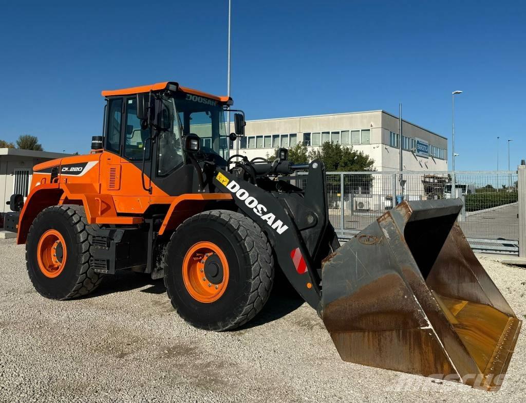 Doosan DL 220-5 Iekrāvēji uz riteņiem