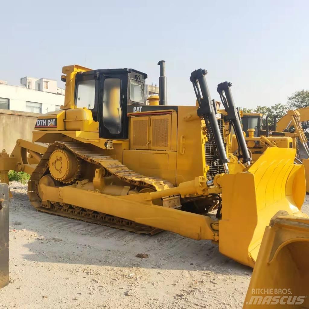 CAT D7H Kāpurķēžu buldozeri