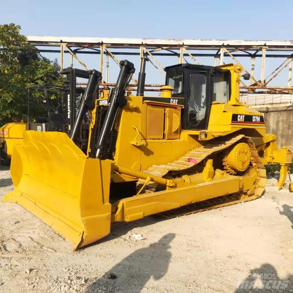 CAT D7H Kāpurķēžu buldozeri