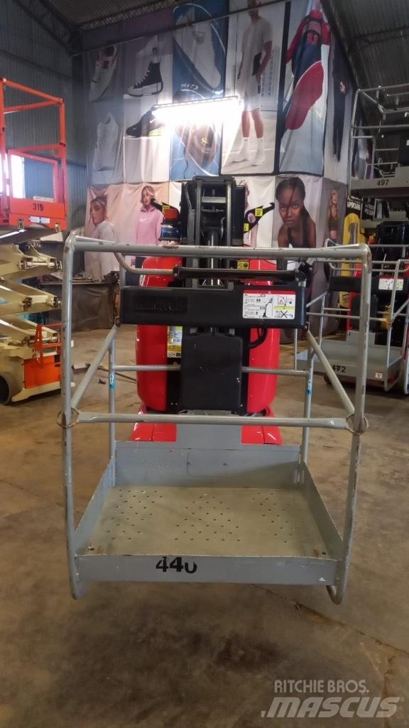 Manitou 100 VJR Vertikālie pacēlāji