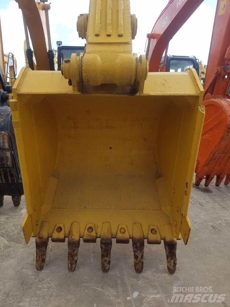 Komatsu PC 220-8 Kāpurķēžu ekskavatori