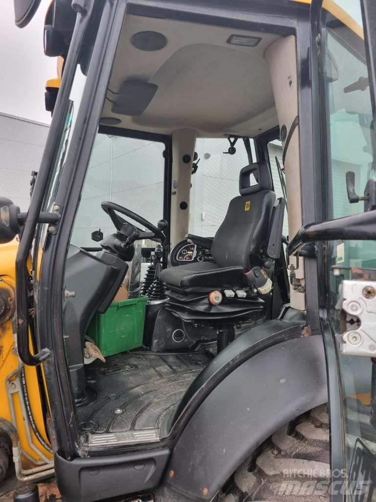 JCB 4 CX Ekskavatori-iekrāvēji