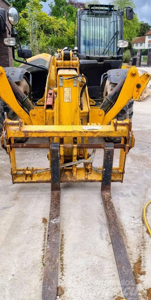 JCB 535-125 Teleskopiskie manipulatori