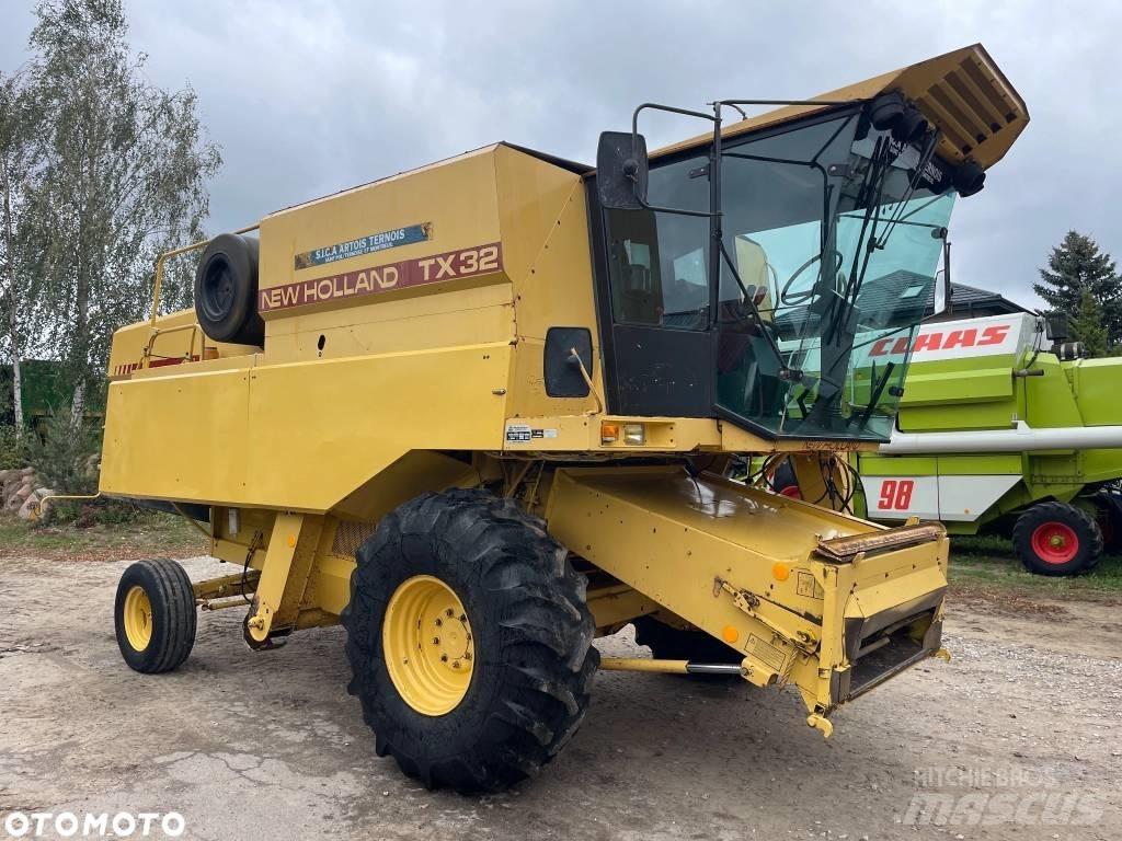 New Holland TX 32 Ražas novākšanas kombaini