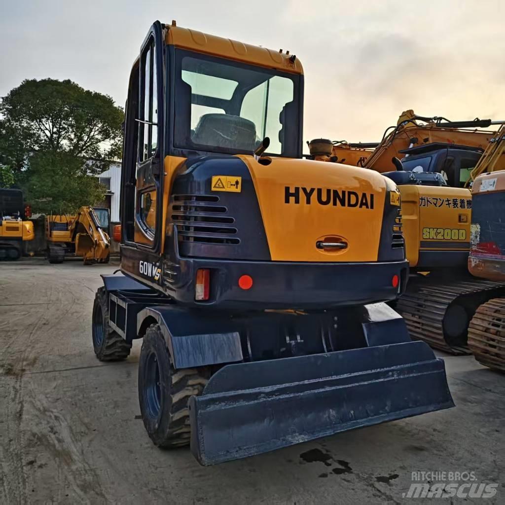 Hyundai 60W-9 Ekskavatori uz riteņiem