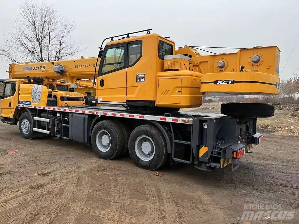 XCMG XCT 25 Visurgājēji celtņi