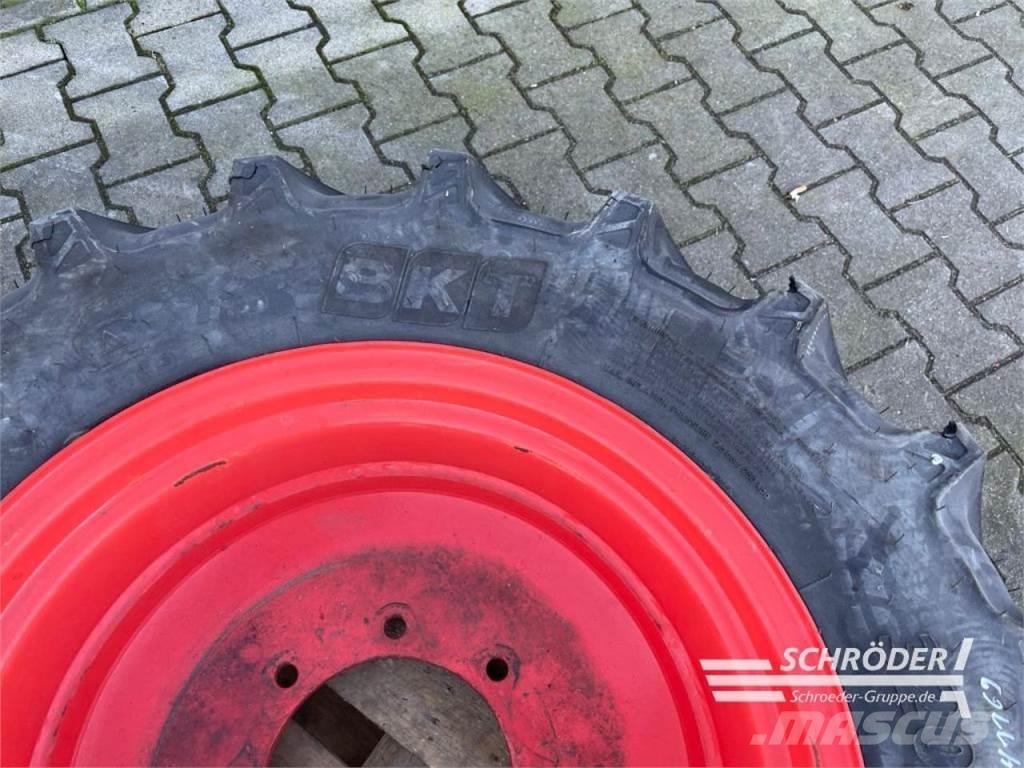 BKT 1X 320/70 R24 Riepas, riteņi un diski