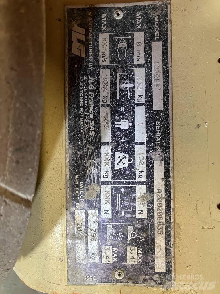 JLG 1230 ES Vertikālie pacēlāji