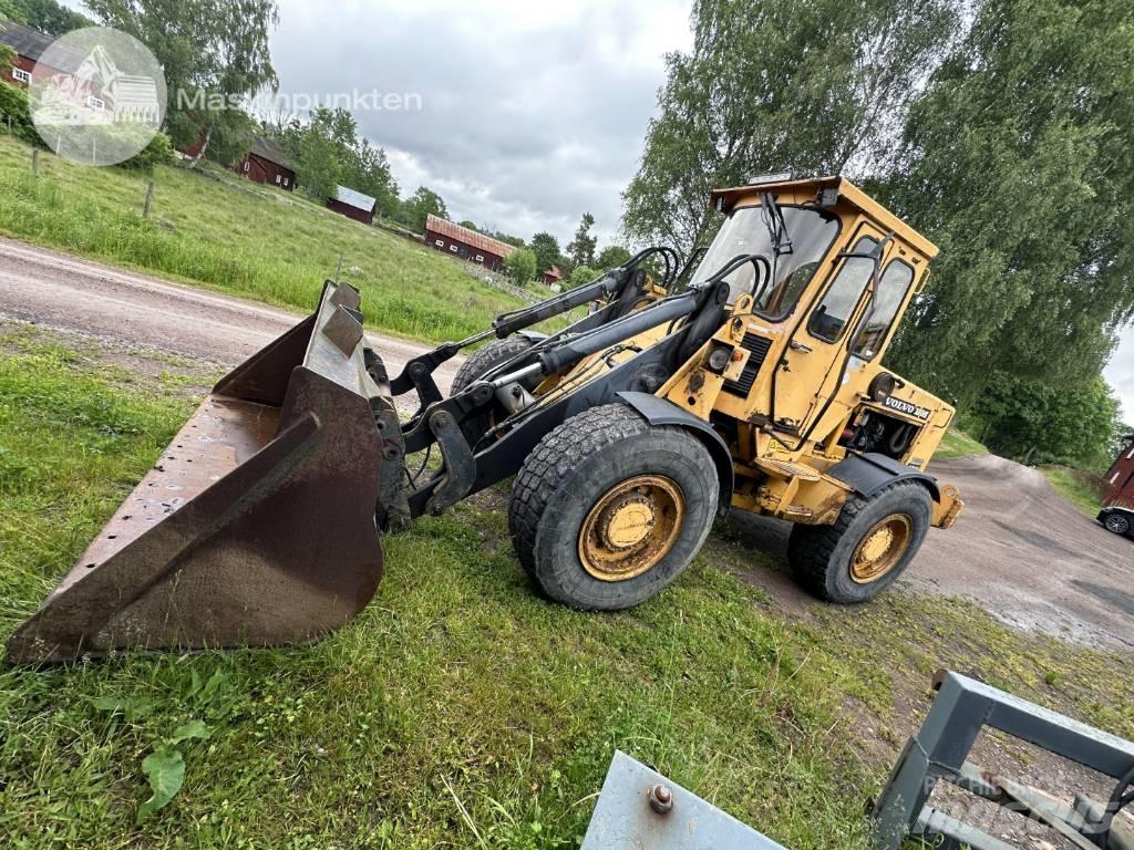 Volvo BM 4300 Iekrāvēji uz riteņiem