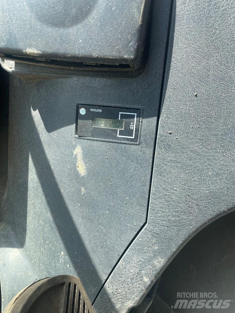 Hyundai 55w9a Ekskavatori uz riteņiem