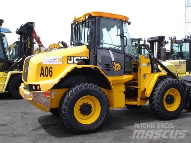 JCB 411 HT Iekrāvēji uz riteņiem