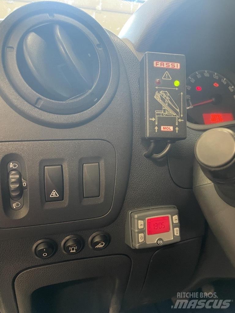 Opel Movano Vieglais kravas automobilis/izkraušana no sāniem