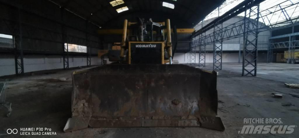 Komatsu DX 65 Kāpurķēžu buldozeri