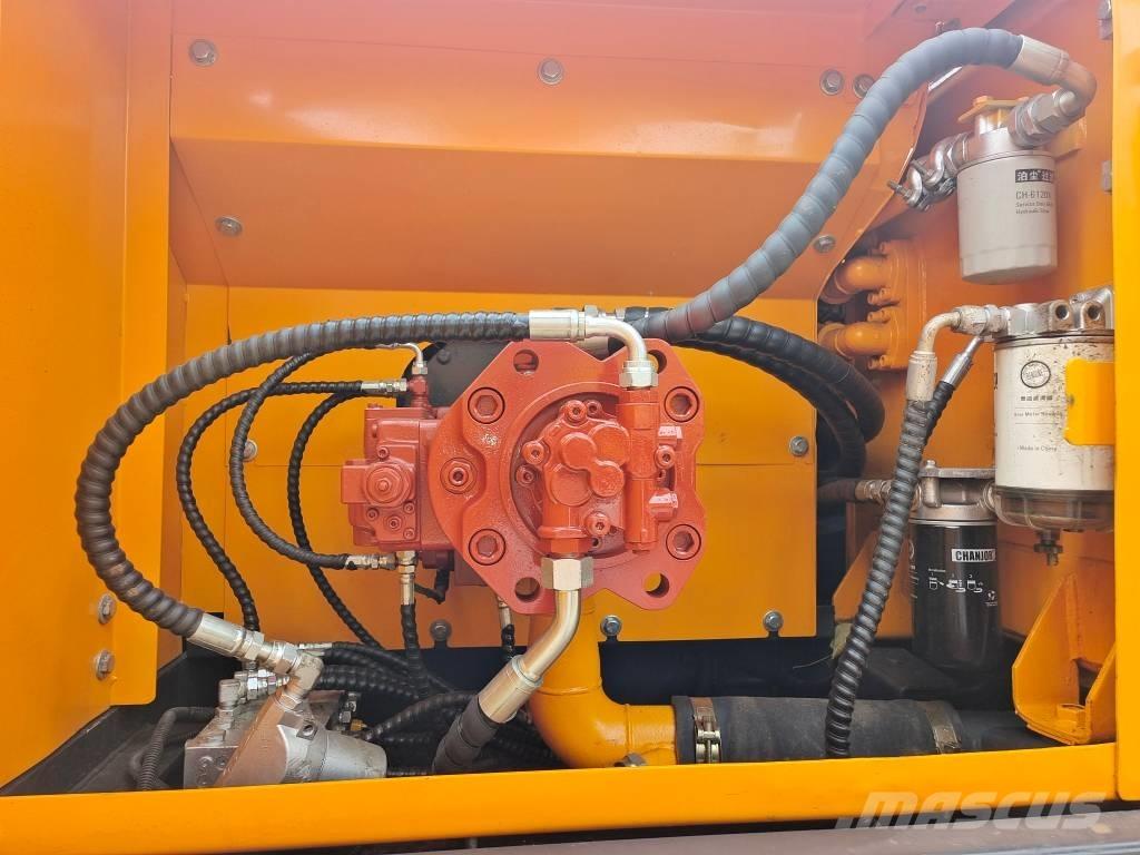 Hyundai HX 220 HD Kāpurķēžu ekskavatori