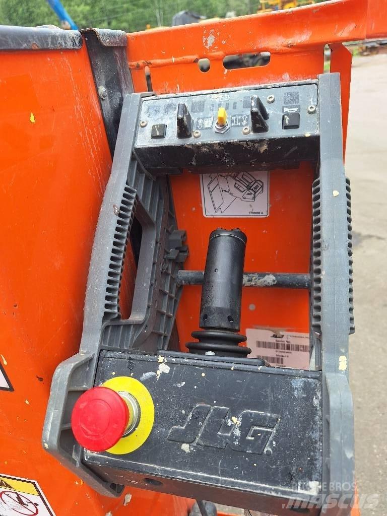 JLG 1230 ES Šķerveida pacēlāji