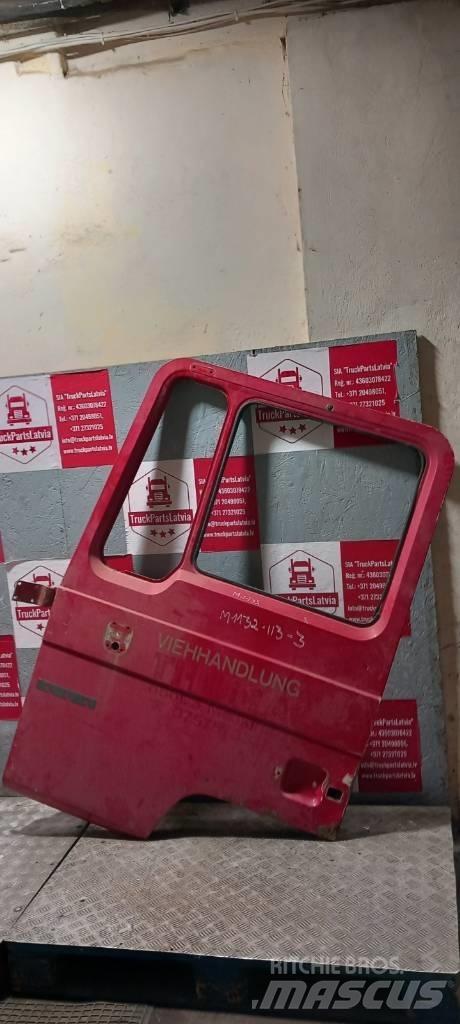 MAN 12.232 left door Kabīnes un interjers