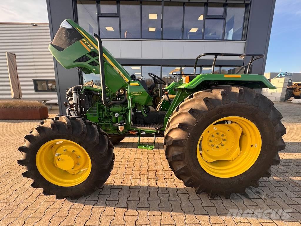 John Deere 5075 E Traktori