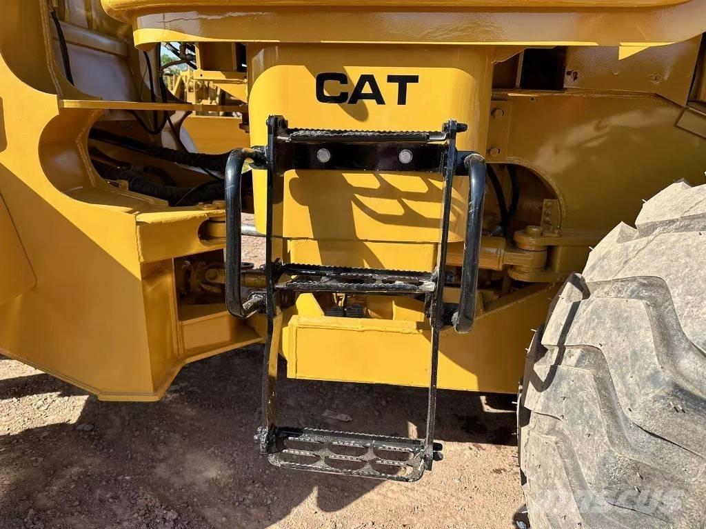 CAT 966H Iekrāvēji uz riteņiem
