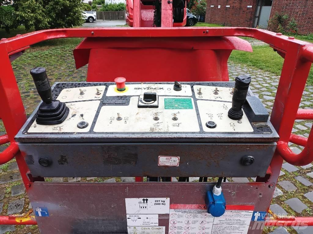 SkyJack SJ 66 T Teleskopiskie pacēlāji