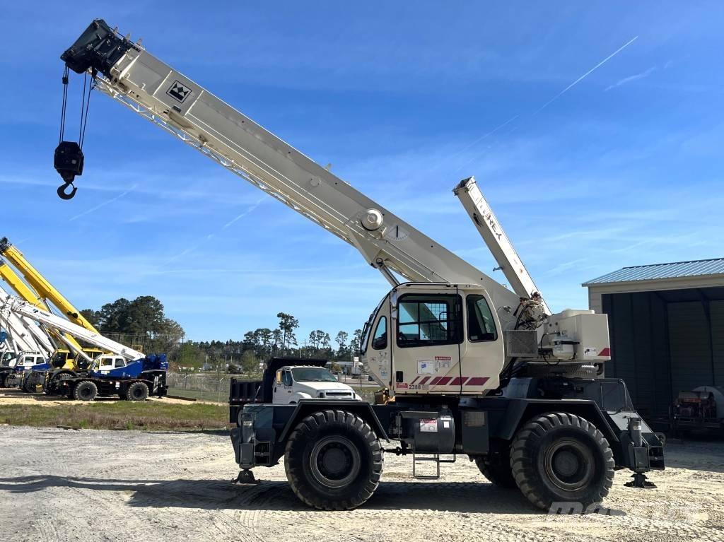 Terex RT 230-1 Celtņi nelīdzenām virsmām