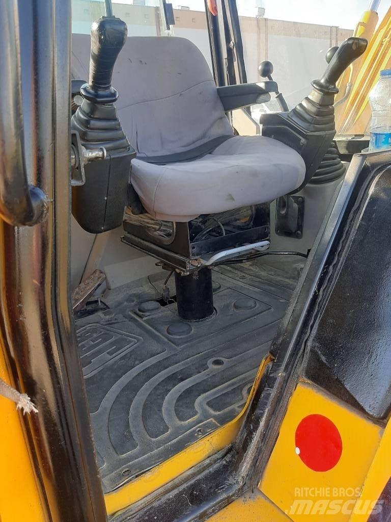 JCB 1 CX Ekskavatori-iekrāvēji