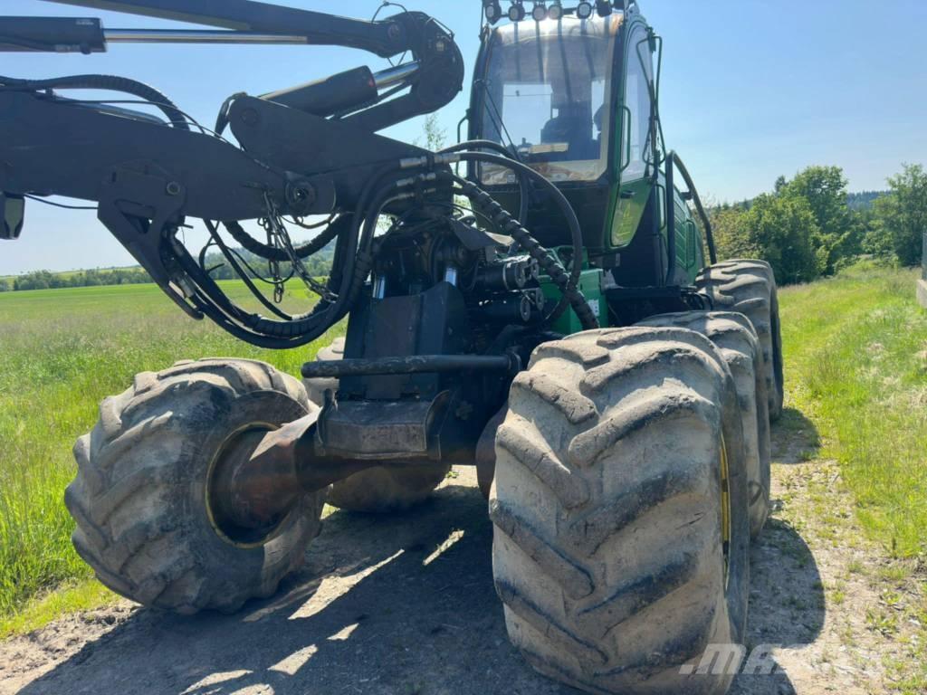 John Deere 1470 E Harvesteri