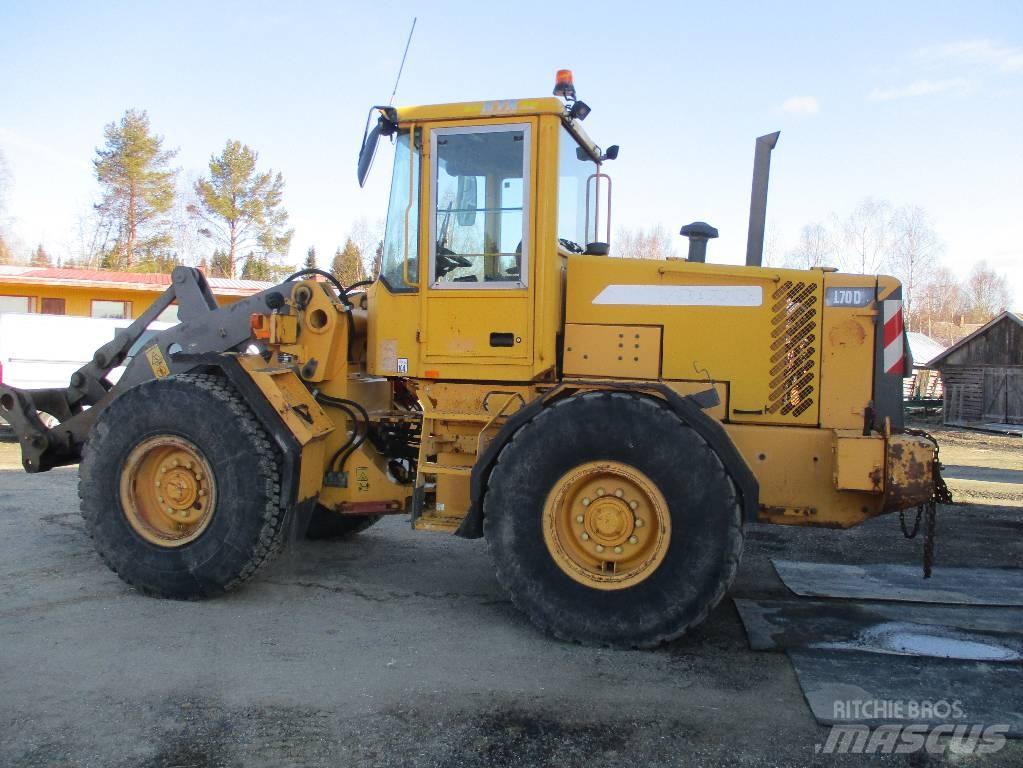 Volvo L 70 D Iekrāvēji uz riteņiem