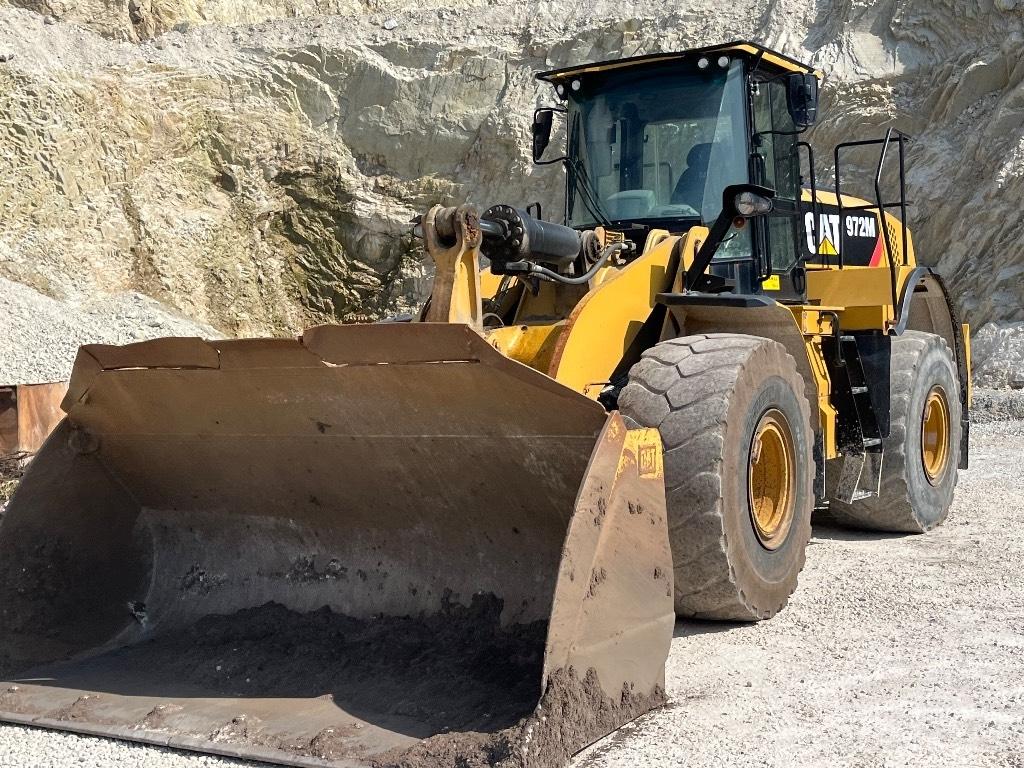 CAT 972m Iekrāvēji uz riteņiem