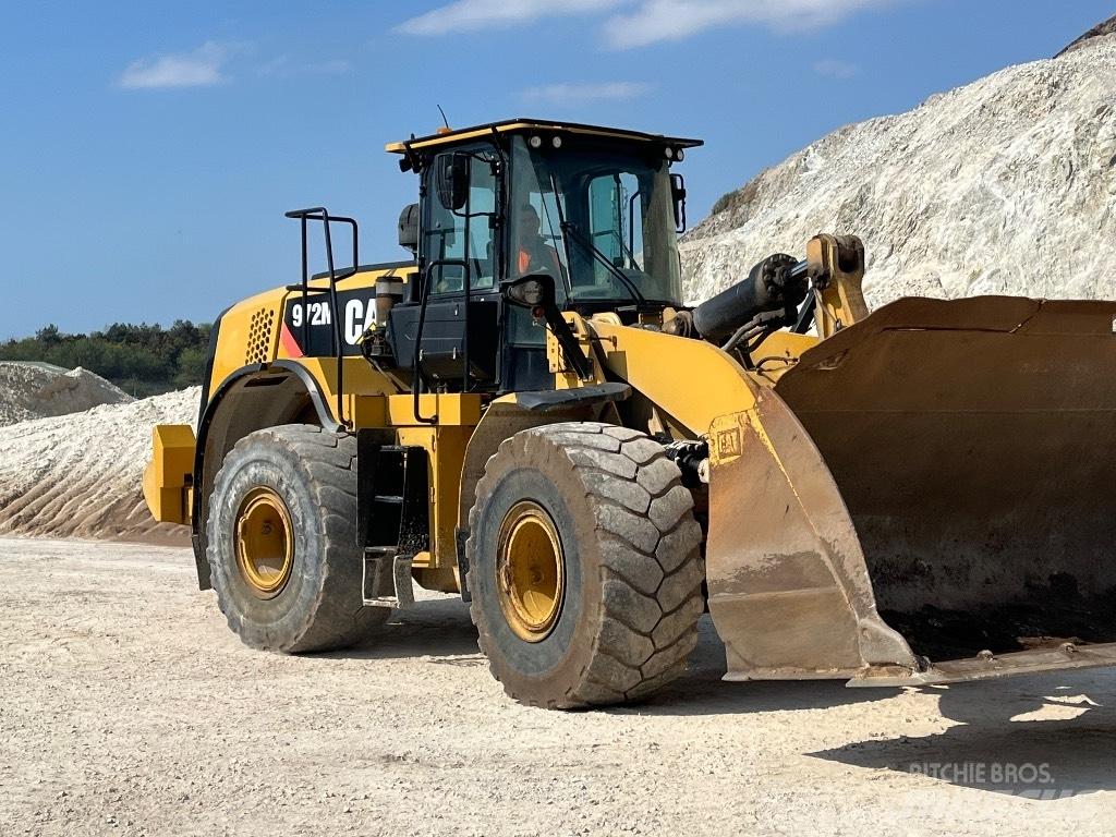 CAT 972m Iekrāvēji uz riteņiem