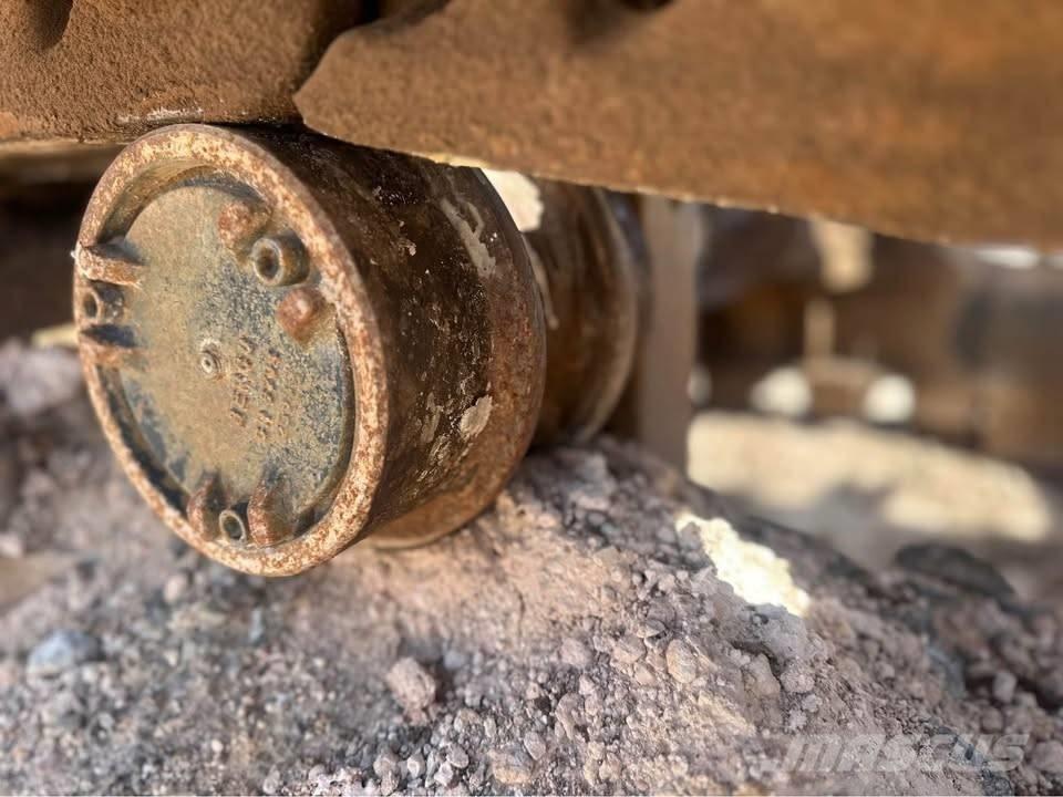 CAT 375 B Kāpurķēžu ekskavatori