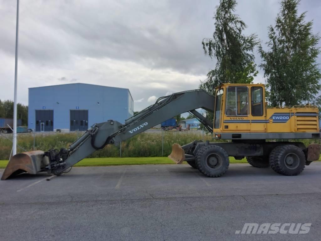 Volvo EW 200 Ekskavatori uz riteņiem