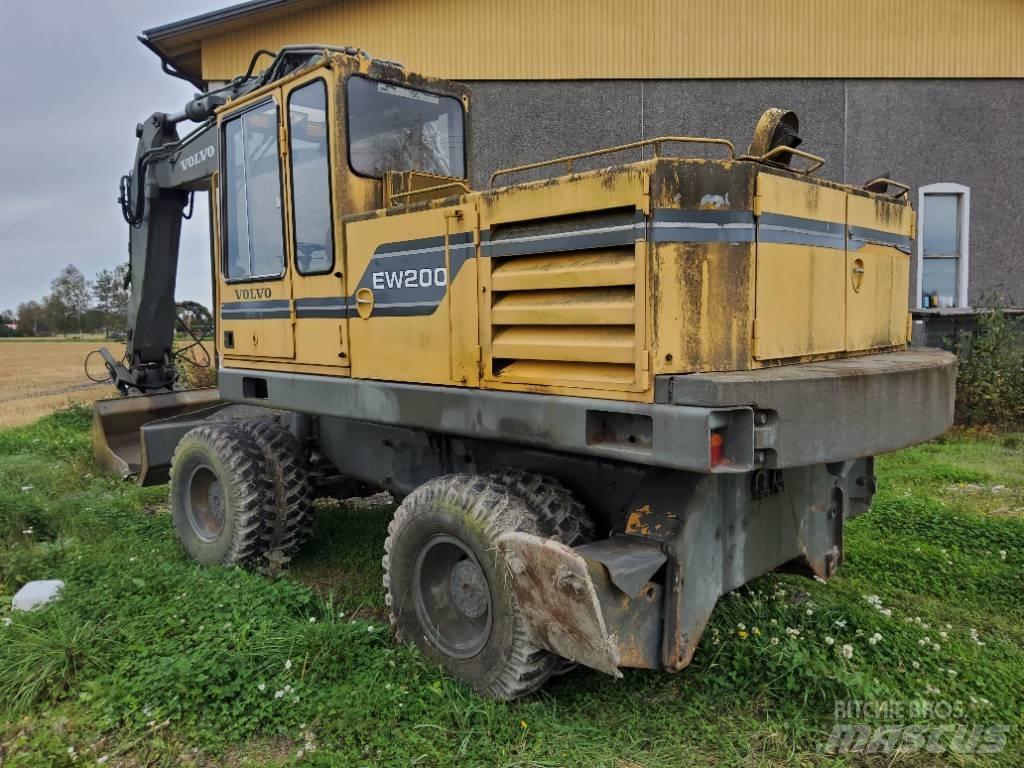Volvo EW 200 Ekskavatori uz riteņiem