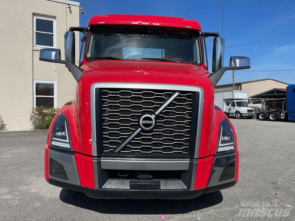 Volvo VNL64T300 Vilcēji