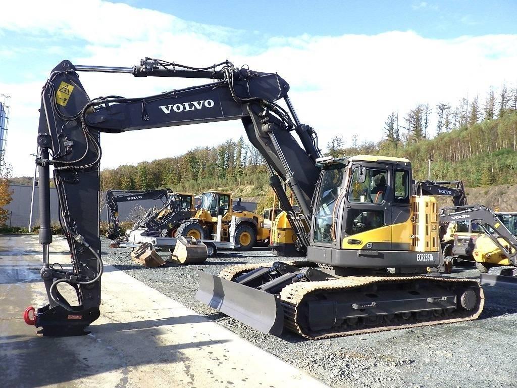 Volvo ECR 235 D Kāpurķēžu ekskavatori