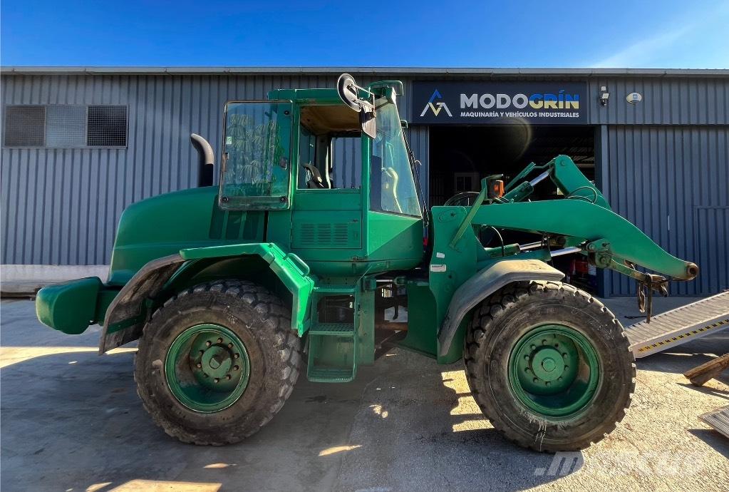 CASE 521 D Iekrāvēji uz riteņiem