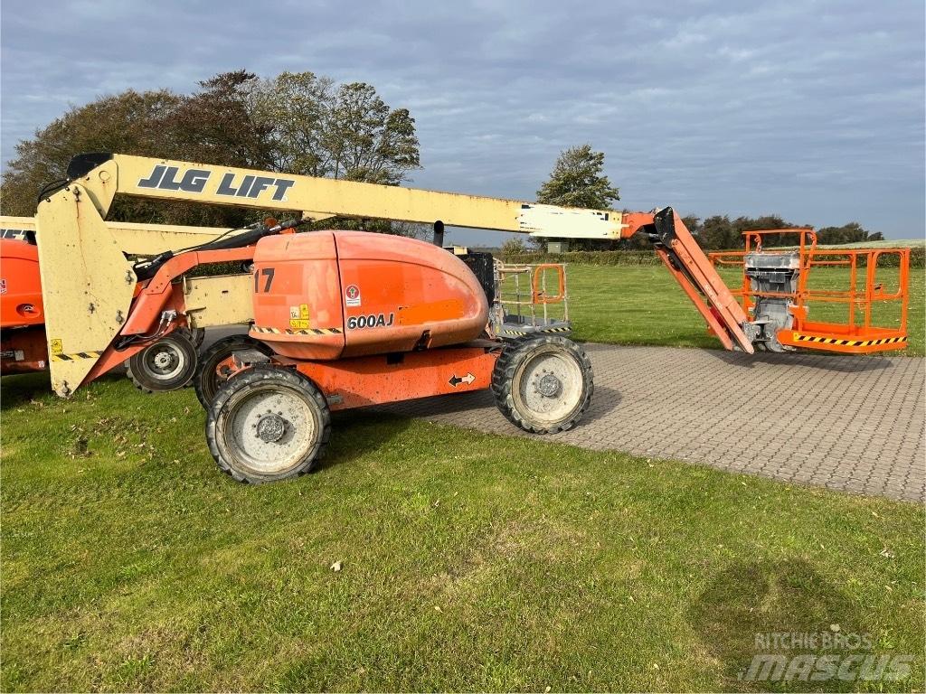 JLG 600 AJ Strēles pacēlāji
