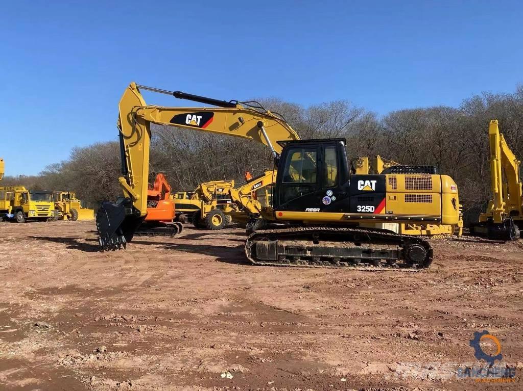 CAT 325 D Kāpurķēžu ekskavatori