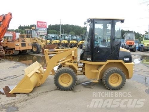 CAT 901B Iekrāvēji uz riteņiem